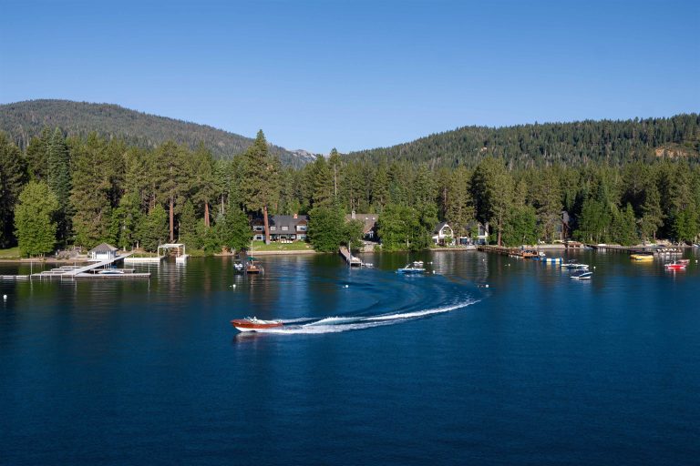 Shangri-La Lakefront photo 4
